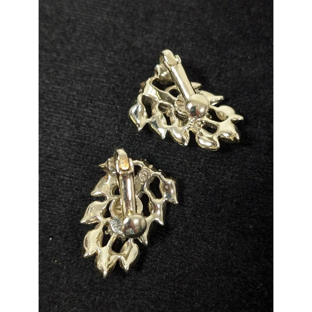 Coro vintage clip